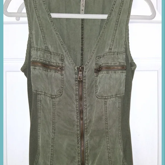 XCVI Green Jumpsuit with Lightweight Fabric - Picture 3 of 7